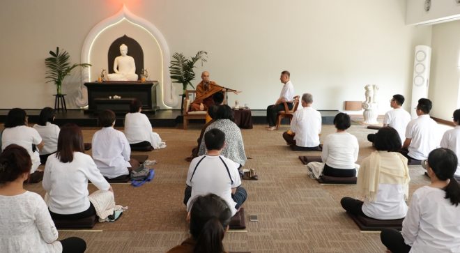 What is 10 days vipassana?